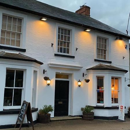 The Fox And Hounds Hotel Whittlebury Bagian luar foto
