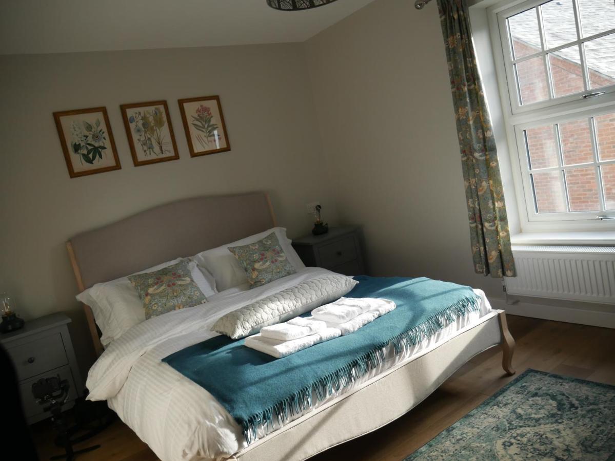 The Fox And Hounds Hotel Whittlebury Bagian luar foto