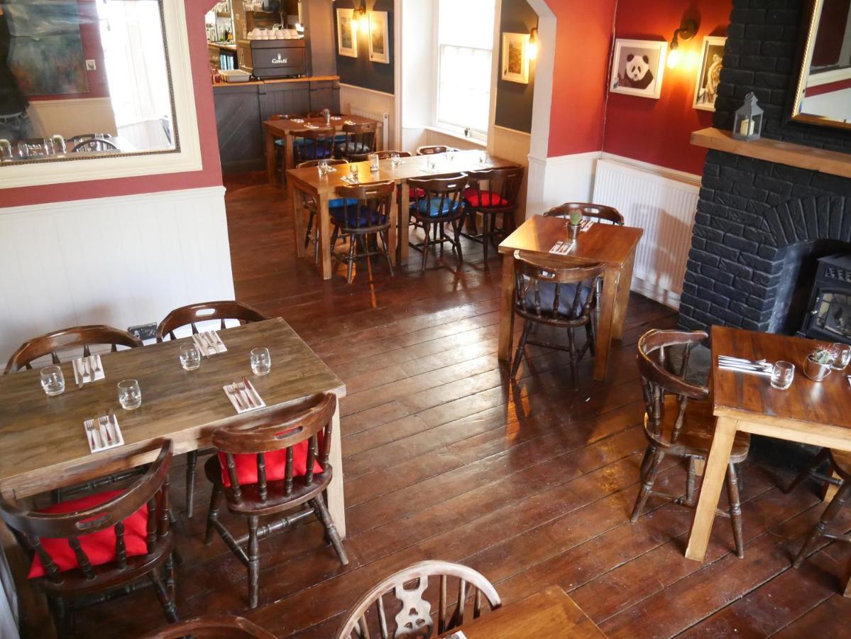 The Fox And Hounds Hotel Whittlebury Bagian luar foto