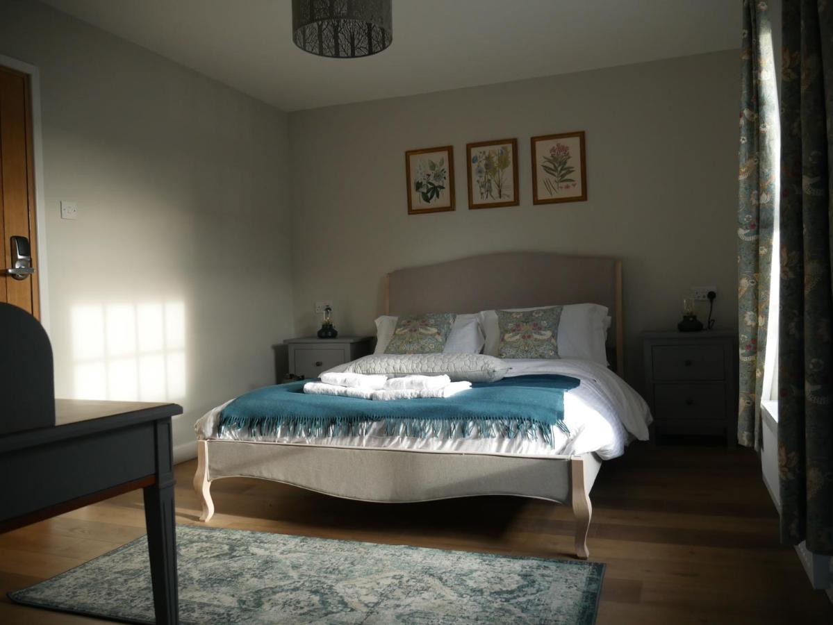 The Fox And Hounds Hotel Whittlebury Bagian luar foto