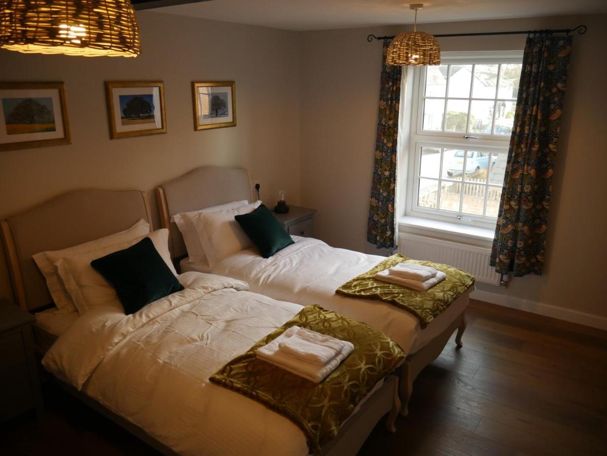 The Fox And Hounds Hotel Whittlebury Bagian luar foto